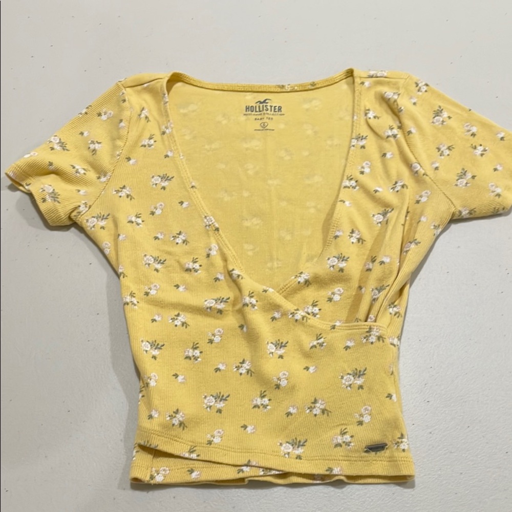 Hollister Sunny Yellow Floral Top